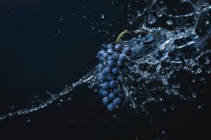 grapes-water