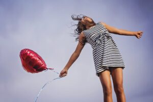 woman-balloon